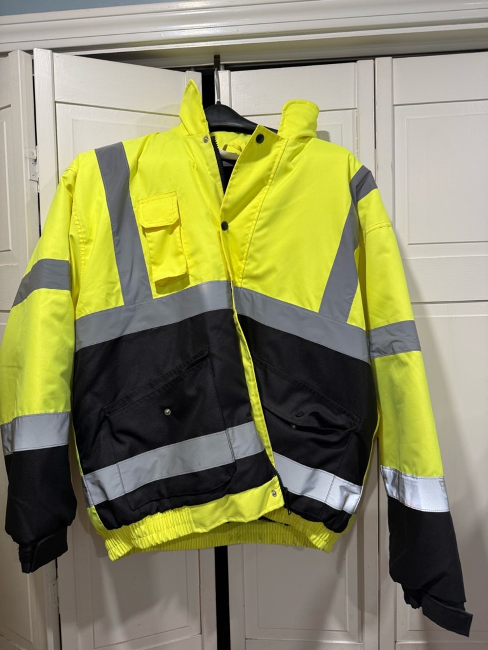 Utility to wear men’s jacket size XL